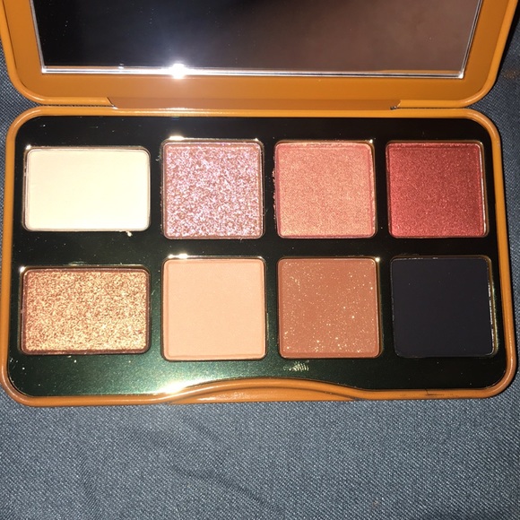 Too Faced “Kitty Likes To Scratch” on the fly eyeshadow pallet - Picture 6 of 7